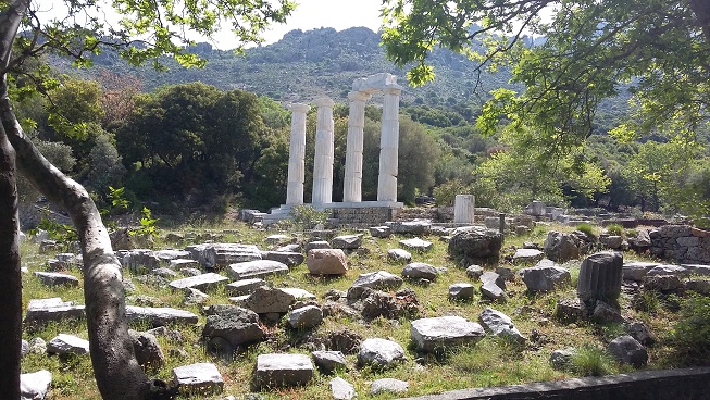 Temple columns and ruins of the Sanctuary on Samothraki