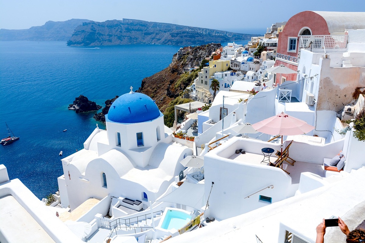 Last-Minute Travel Deals in Greece - Santorini