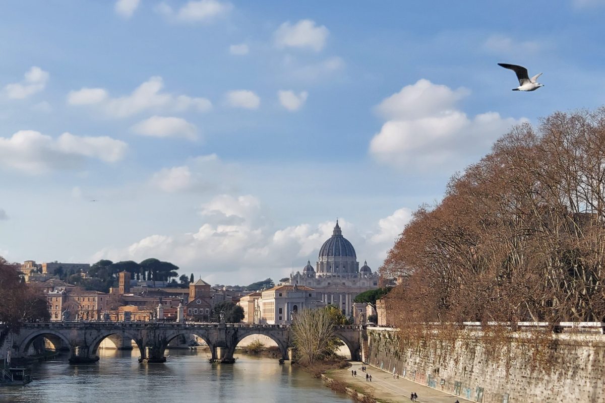 how to combine traveling and studying