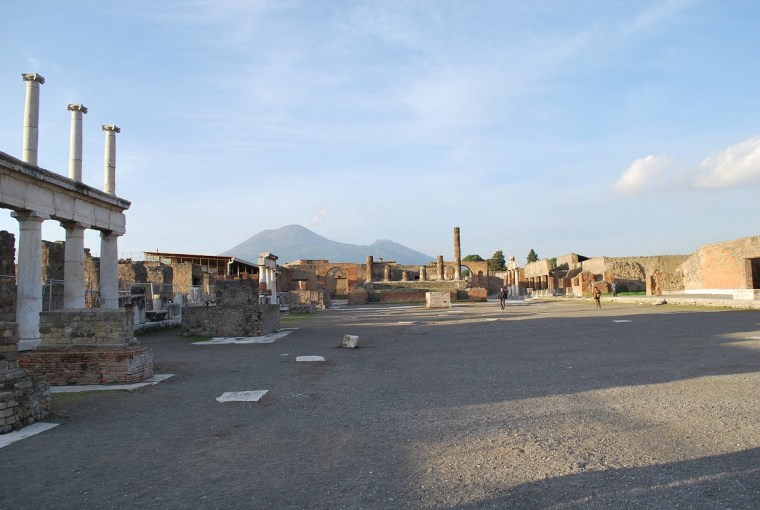 Visit to Pompeii, a day trip from Naples