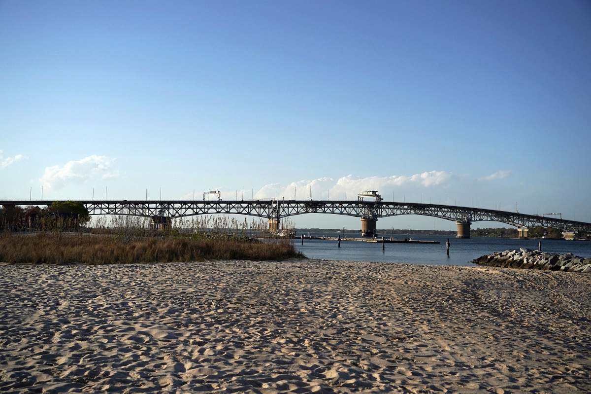 Yorktown Beach Virginia - a beach town for fresh air and rest